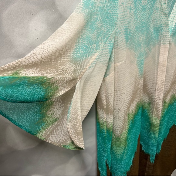 Chico’s button down blouse in size 2 or large in blue, green and brown ombre - Picture 3 of 8